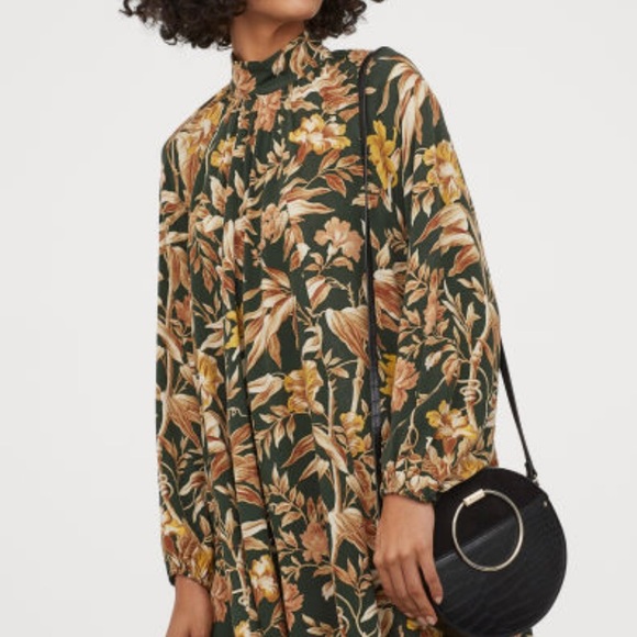 H&M Wide- Cut Floral dress - Picture 4 of 5